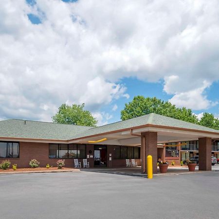 Quality Inn Near Speedway Wilkesboro Exteriér fotografie