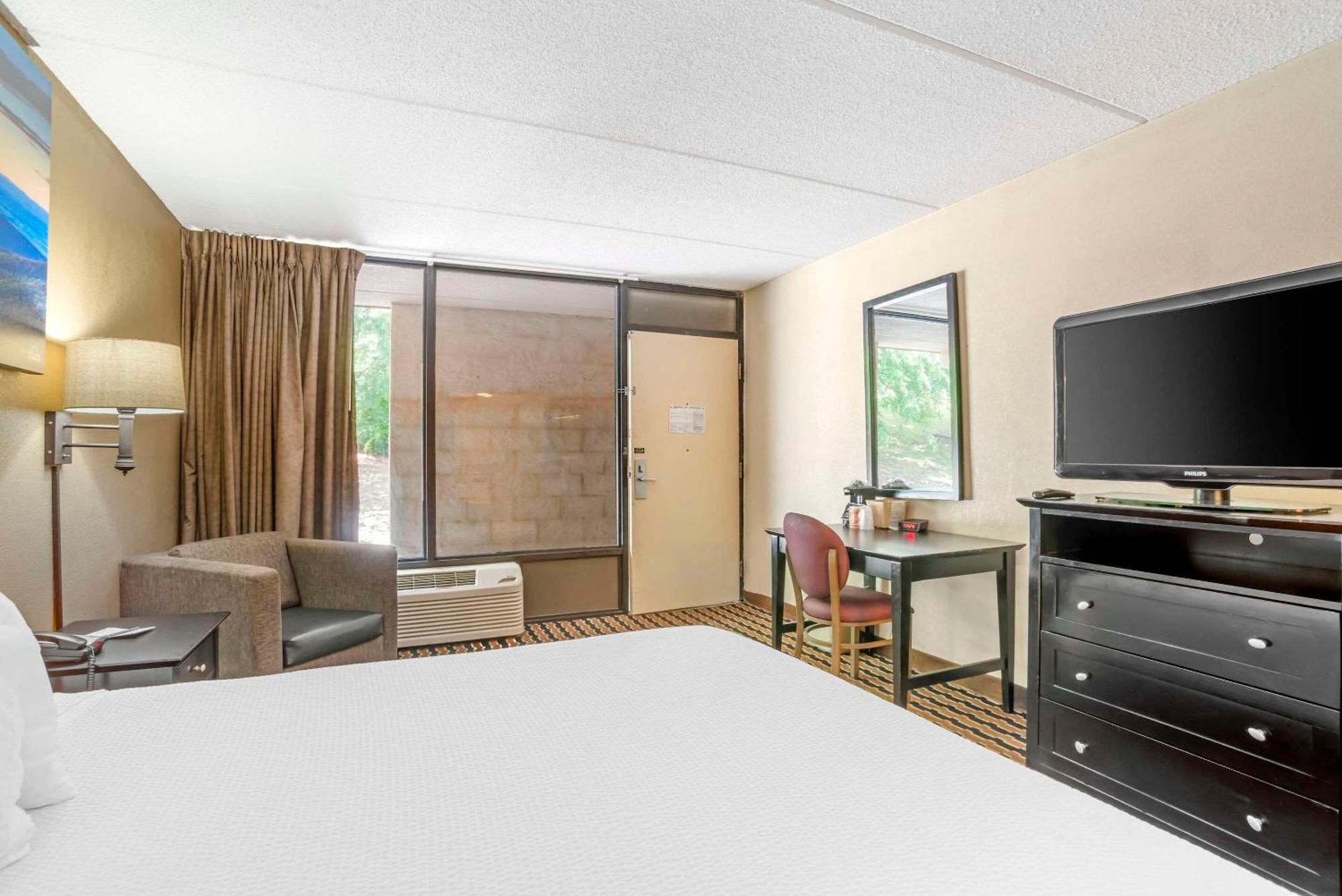 Quality Inn Near Speedway Wilkesboro Exteriér fotografie