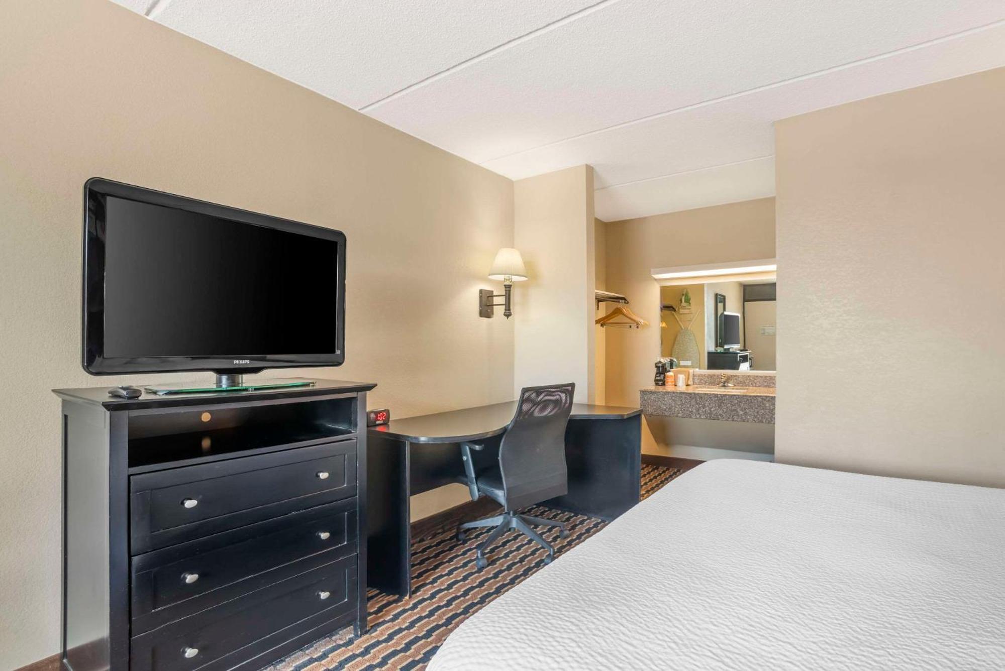 Quality Inn Near Speedway Wilkesboro Exteriér fotografie