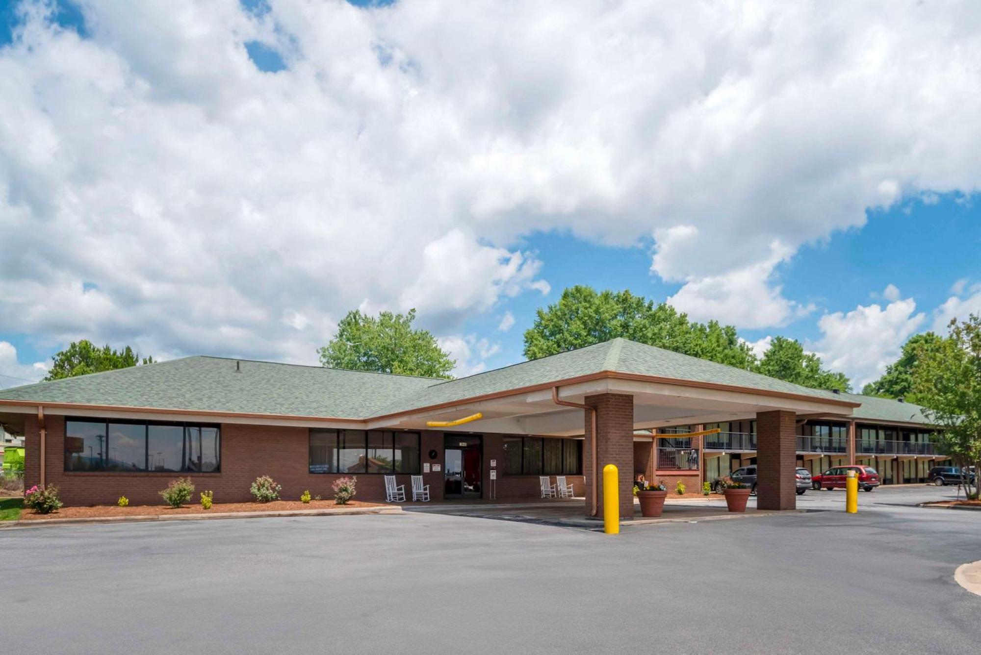Quality Inn Near Speedway Wilkesboro Exteriér fotografie