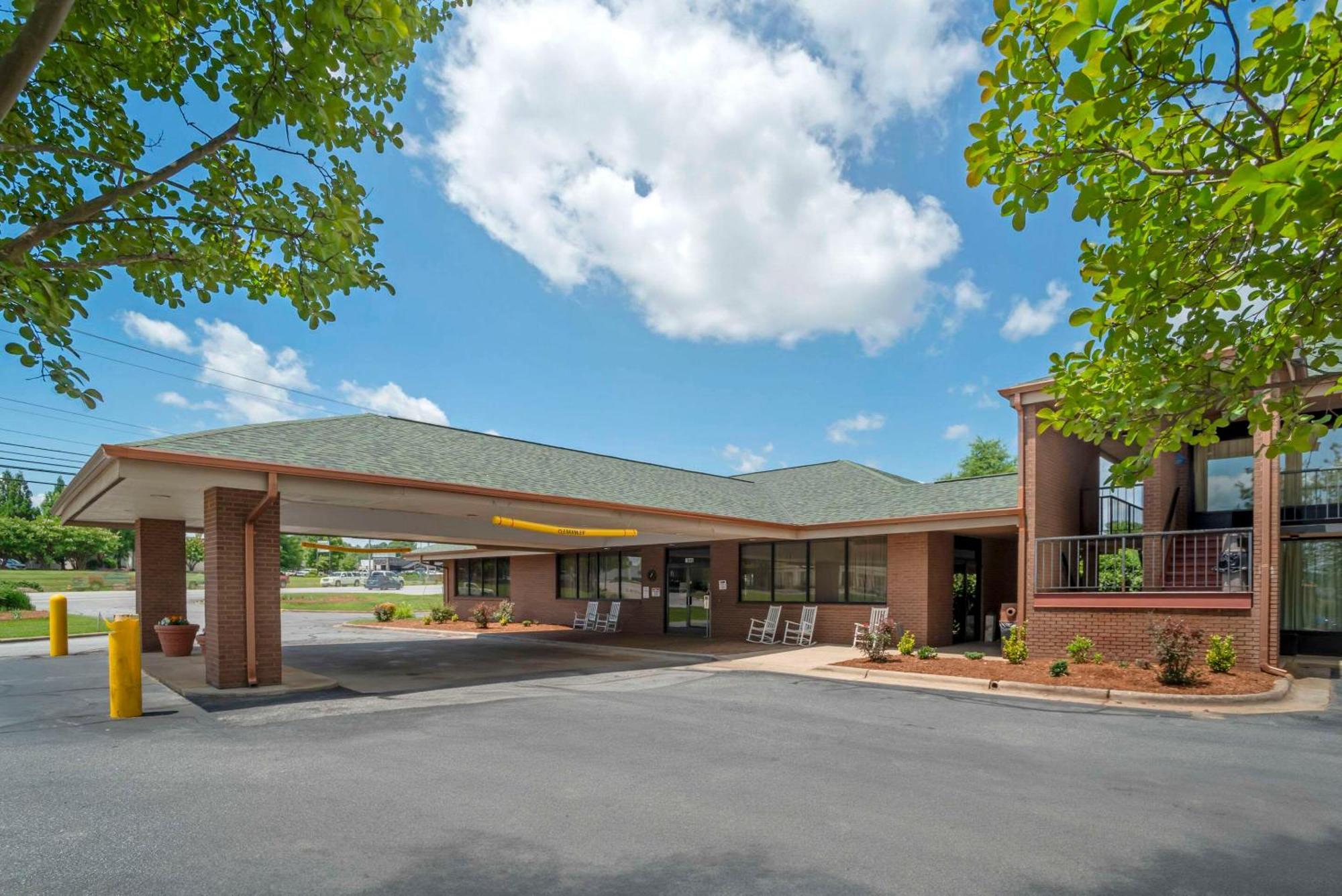 Quality Inn Near Speedway Wilkesboro Exteriér fotografie